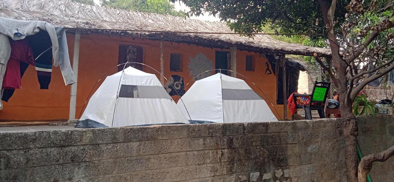 Drunken Monkey Camping Site Hotel Хампи Екстериор снимка